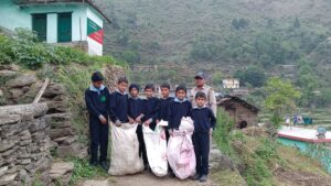 Cleanliness drive by students. Hillvani News