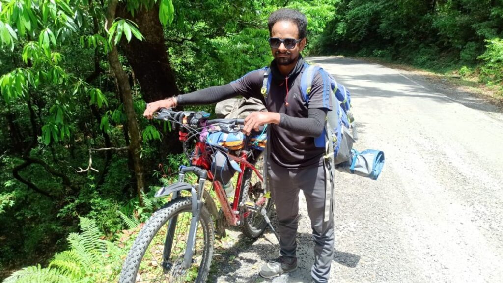Sumit Panwar went on a cycle trip. Hillvani News