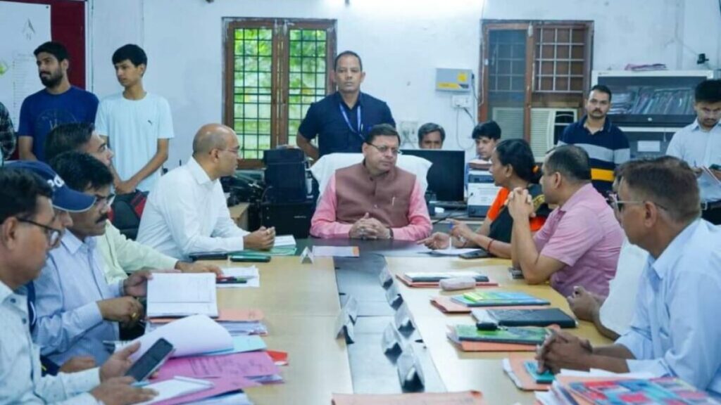 Chief Minister Dhami reached disaster control room. Hillvani News