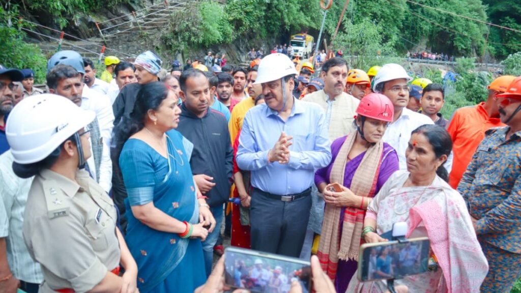Secretary Disaster Management and Commissioner Garhwal Division reached Gaurikund. Hillvani News