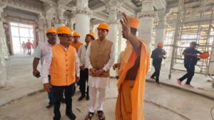 CM Dhami Performed Kar Seva at BAPS Hindu Temple in UAE.hillvani.com