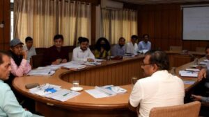 Minister Premchand Aggarwal held a meeting regarding Smart City works.hillvani.com