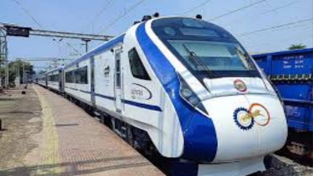Vande Bharat train running on Dehradun to Delhi