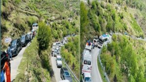 Heavy traffic on Gangotri Highway