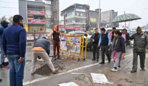 डीएम सडीएम सख्तः रोड़ कटिंग अनुमति की शर्तों के उल्लंघन पर यूपीसीएल पर 01 लाख का अर्थदण्डख्तः रोड़ कटिंग अनुमति की शर्तों के उल्लंघन पर यूपीसीएल पर 01 लाख का अर्थदण्ड