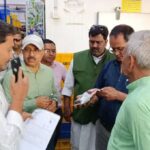 ब्लिंकिट के दो स्टोरों पर एफडीए की बड़ी कार्रवाई, एक्सपायरी ब्रेड और बिना तिथि वाले चिप्स बरामद