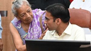 बुजुर्ग की 10 वर्षों से चली आ रही पेयजल समस्या,