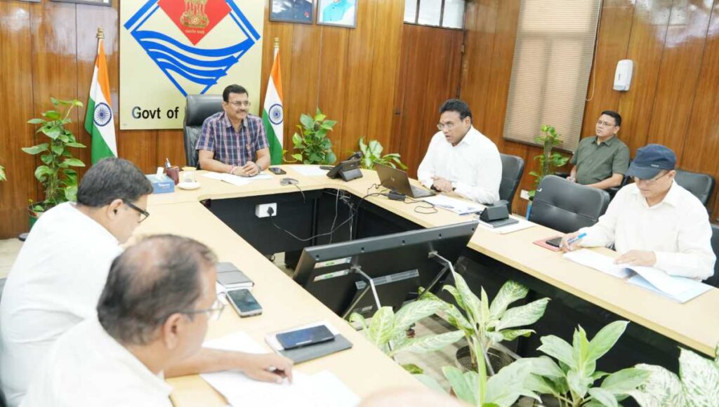 मुख्य सचिव आनन्द बर्द्धन ने सचिवालय में सिंचाई एवं लघु