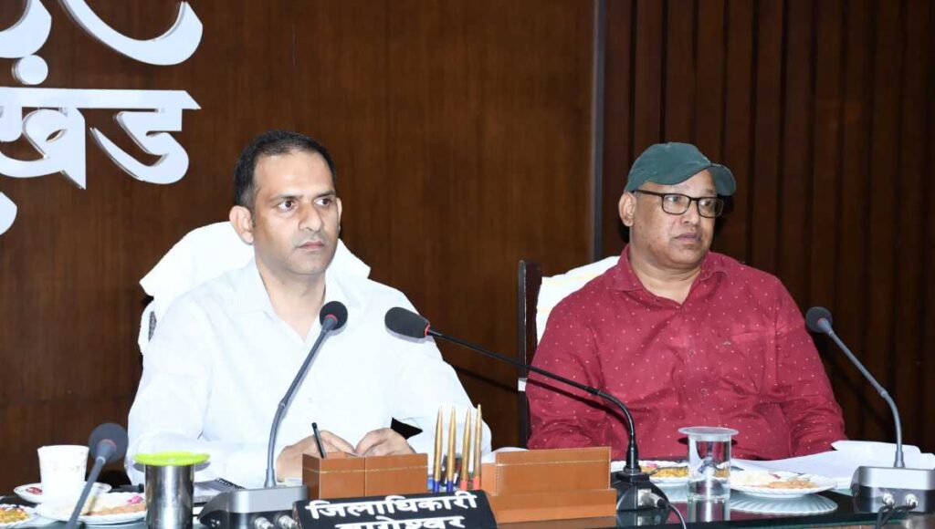 जिलाधिकारी आशीष भटगांई ने मुख्यमंत्री द्वारा की गई घोषणाओं की