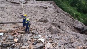 उत्तराखंड के उत्तरकाशी में फटा बादल, 18 किमी दूर मिले