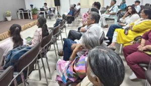 दून पुस्तकालय में ओडिया भाषा और लघु कथाएँ विषय पर प्रस्तुति