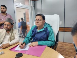 धराली आपदा प्रभावितों से मिले मुख्यमंत्री, हर संभव मदद का