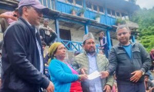 धराली में 98 आपदा प्रभावित परिवारों को मिली पाँच-पाँच लाख रुपये की तत्कालिक सहायता