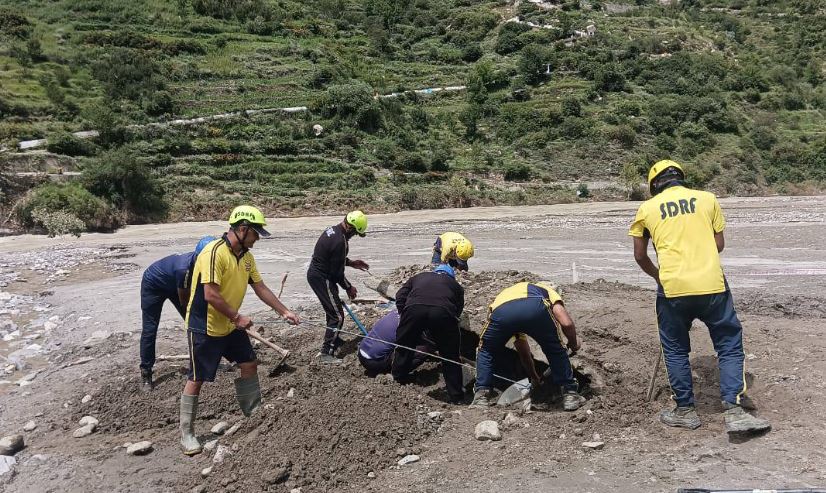 लापता लोगों की तलाश जारी, भूवैज्ञानिक दल ने किया धराली-हर्षिल