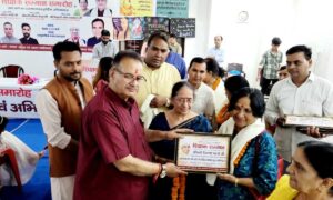 शिक्षक दिवस पर भाजपा कैंट विधानसभा द्वारा शिक्षक सम्मान समारोह