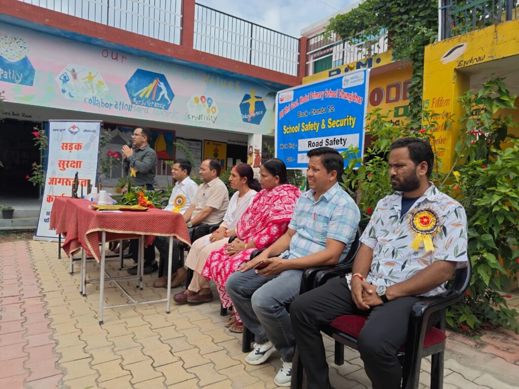 जनपद टिहरी गढ़वाल में सड़क सुरक्षा जागरूकता कार्यक्रम आयोजित