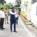 मुख्य सचिव ने किया सचिवालय परिसर की व्यवस्थाओं का निरीक्षण