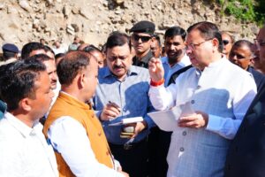 मुख्यमंत्री पुष्कर सिंह धामी ने आपदा प्रभावितों के बीच मनाई दीपावली