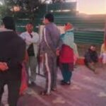 Dehradun: हाथी ने माता-पिता संग स्कूटी में जा रहे बच्चे को सूंड से खींचा, फिर पटक कर मार डाला..