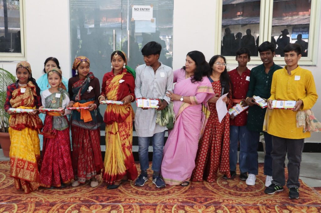 पुस्तक मेले के दूसरे दिन भी हुई पुस्तकों की खरीददारी और बच्चों का हुआ उत्तराखण्ड टैलेंट शो