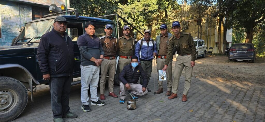 हिमालयन घुरल का अवैध शिकार करने वाले को पकड़ा