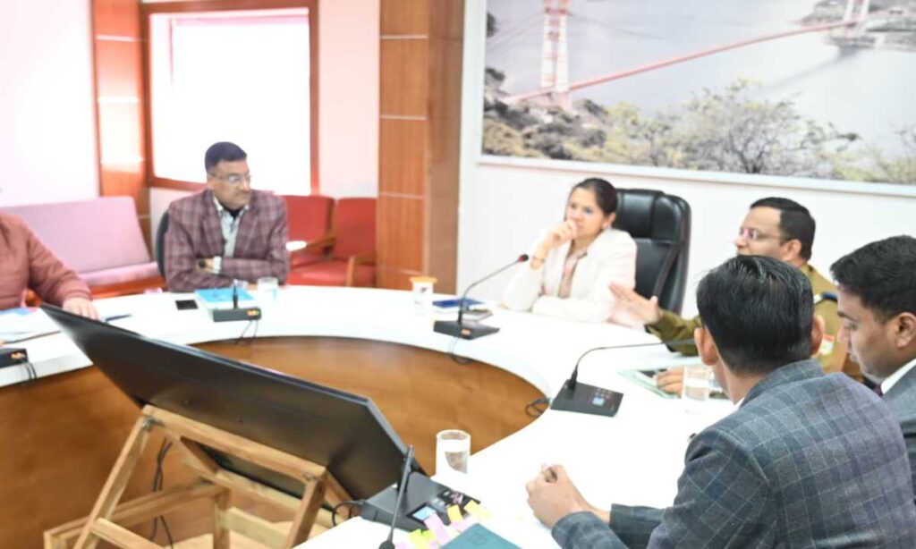 सड़क सुरक्षा समिति की बैठक जिलाधिकारी की अध्यक्षता में सम्पन्न