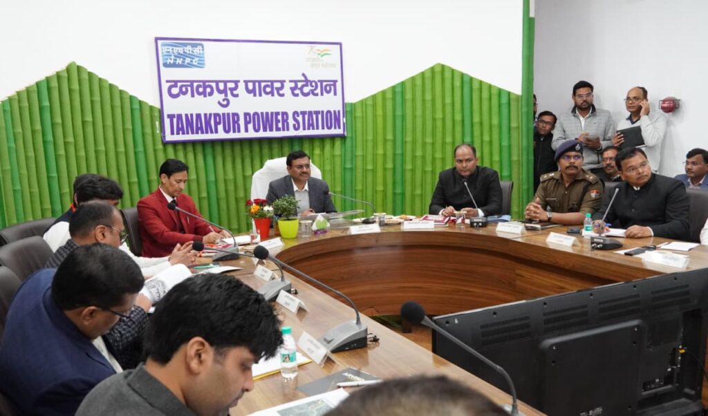 मुख्य सचिव आनन्द बर्द्धन का चम्पावत दौरा-विकास परियोजनाओं की विस्तृत