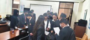 ड्ग्स के खिलाफ जिला प्रशासन सख्तः ग्राफिक एरा यूनिवर्सिटी में