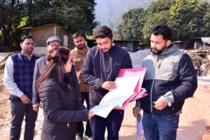 जिलाधिकारी ने किया ग्राम खोली स्थित क्रिटिकल केयर ब्लॉक का औचक निरीक्षण