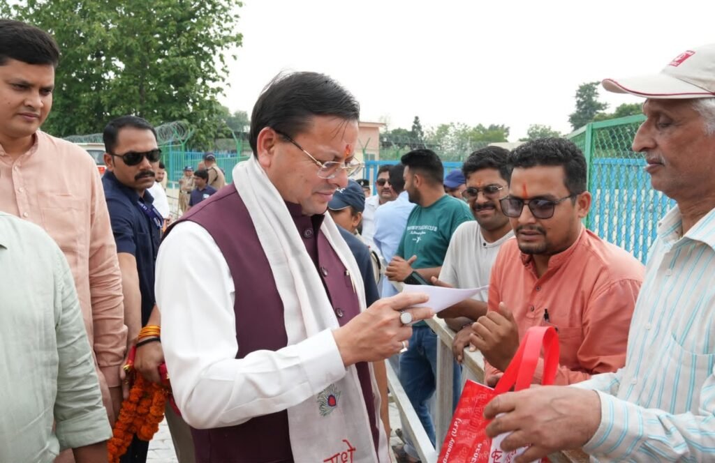 जनसमस्याओं के समाधान को प्राथमिकता दे सरकार, शिकायतों का शीघ्र निस्तारण करें अधिकारी: मुख्यमंत्री धामी