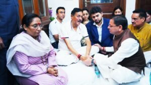 मुख्यमंत्री धामी ने जसपाल राणा के आवास पहुंचकर दी श्रद्धांजलि, परिजनों को बंधाया ढांढस…