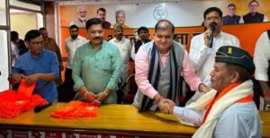 भाजपा में सैकड़ों पूर्व सैन्य अधिकारी और विभिन्न दलों के नेता शामिल, भट्ट बोले- 2027 में जीत की हैट्रिक लगाएगी पार्टी