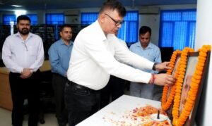 सूचना एवं लोकसंपर्क विभाग में गांधी और शास्त्री को श्रद्धांजलि…